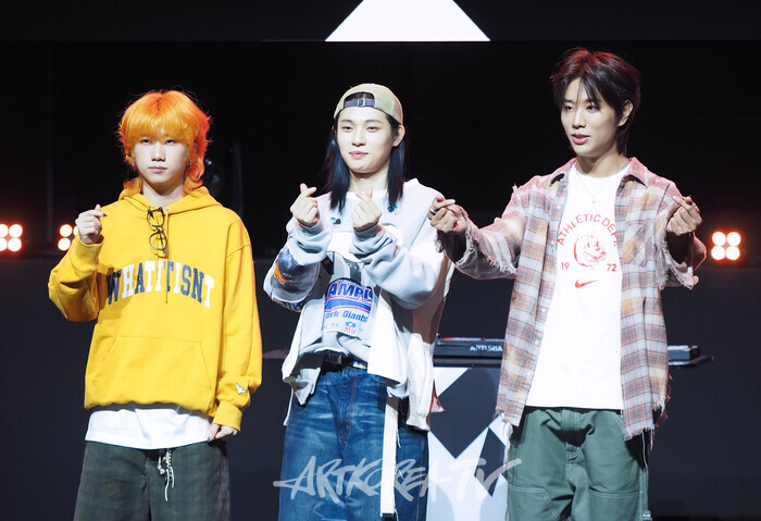 13파운드(FOUND) 데뷔 쇼케이스 (사진 왼쪽부터 송치원-김성연-박민서) 2024.11.13 사진 ⓒ아트코리아방송 이용선 기자​