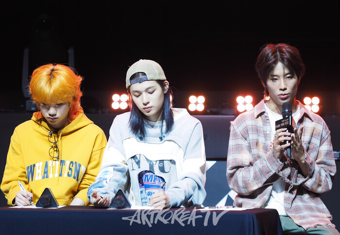 13파운드(FOUND) 데뷔 쇼케이스 (사진 왼쪽부터 송치원-김성연-박민서) 2024.11.13 사진 ⓒ아트코리아방송 이용선 기자​