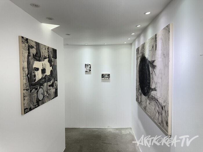 감정의 흔적을 좇는 여정: 이아영의 '안티 알고리즘 맵 Anti-Algorithm Map'