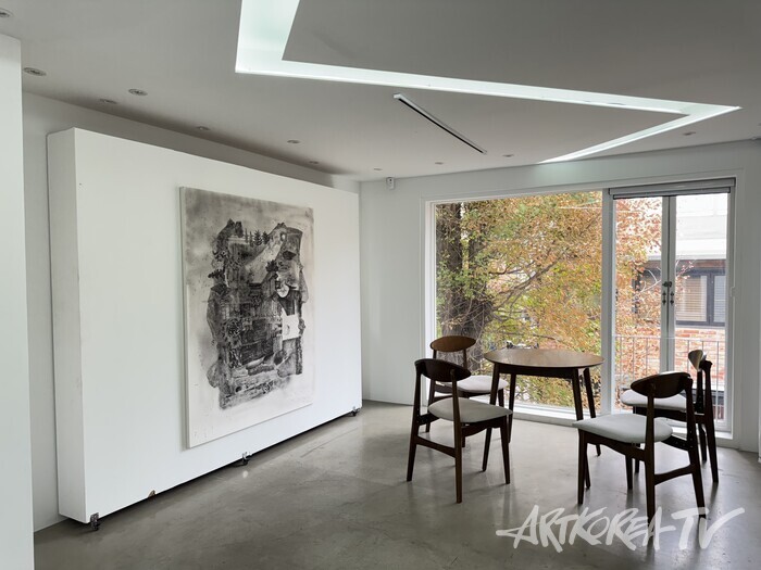 감정의 흔적을 좇는 여정: 이아영의 '안티 알고리즘 맵 Anti-Algorithm Map'