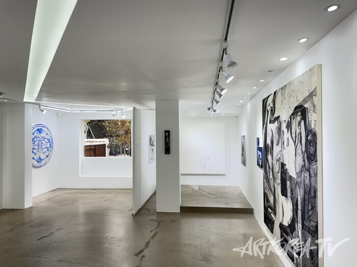 감정의 흔적을 좇는 여정: 이아영의 '안티 알고리즘 맵 Anti-Algorithm Map'