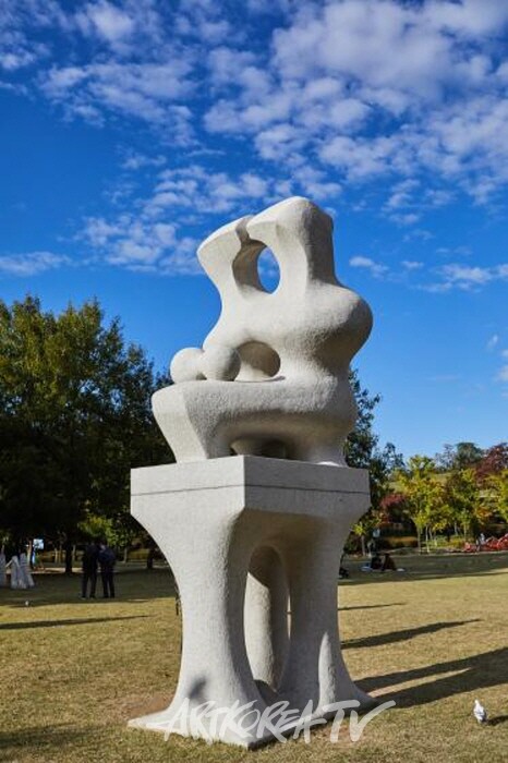 가족-쿠바-아우그스틴 카르데나스(Augustin Cardenas)-1.4X2.0X5.0 (m)