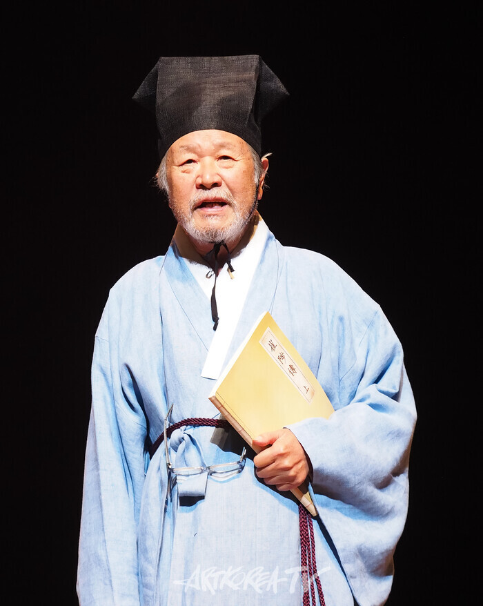 연극 '퉁소소리' 전막 프레스콜(노최척 역 이호재) 2024.11.11 사진 ⓒ아트코리아방송 이용선 기자​