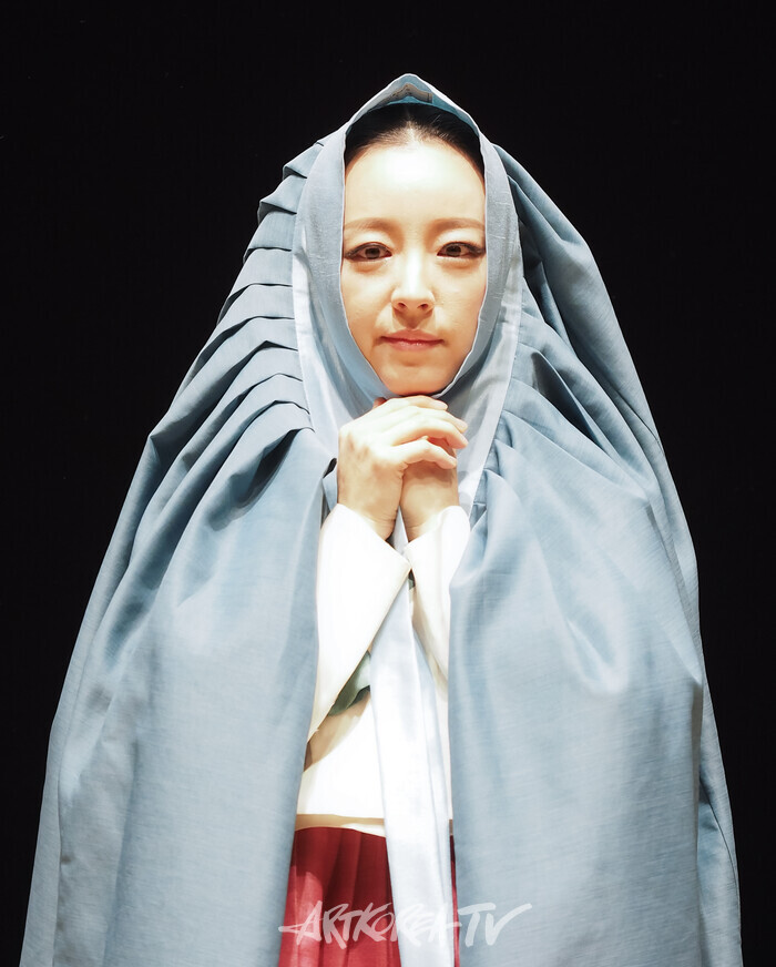 연극 '퉁소소리' 전막 프레스콜(옥영 역 김새별) 2024.11.11 사진 ⓒ아트코리아방송 이용선 기자​