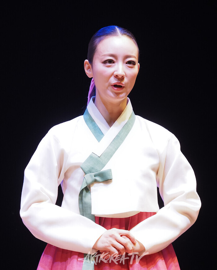 연극 '퉁소소리' 전막 프레스콜(옥영 역 정새별) 2024.11.11 사진 ⓒ아트코리아방송 이용선 기자​