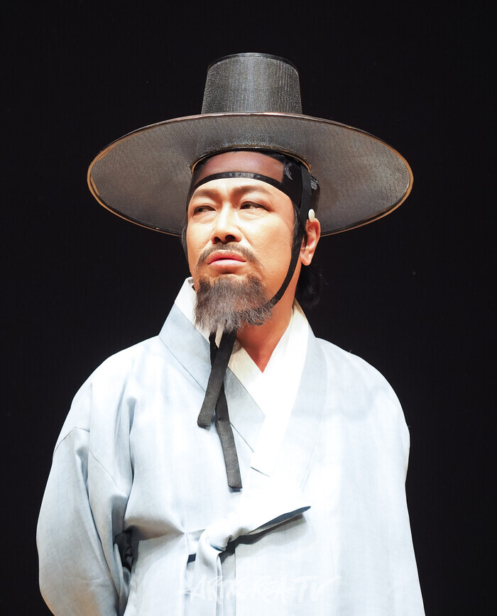 연극 '퉁소소리' 전막 프레스콜(최숙 역 강신구) 2024.11.11 사진 ⓒ아트코리아방송 이용선 기자​