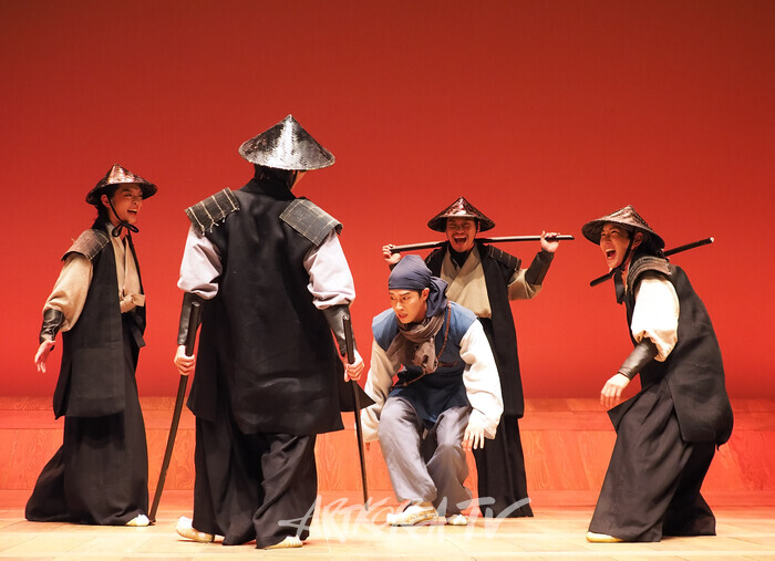 연극 '퉁소소리' 전막 프레스콜. 2024.11.11 사진 ⓒ아트코리아방송 이용선 기자​