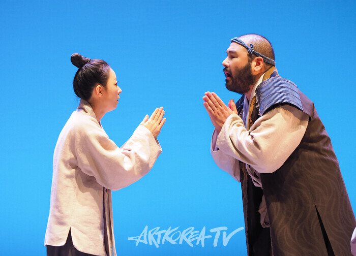 연극 '퉁소소리' 전막 프레스콜(옥영 역 정새별) 2024.11.11 사진 ⓒ아트코리아방송 이용선 기자​