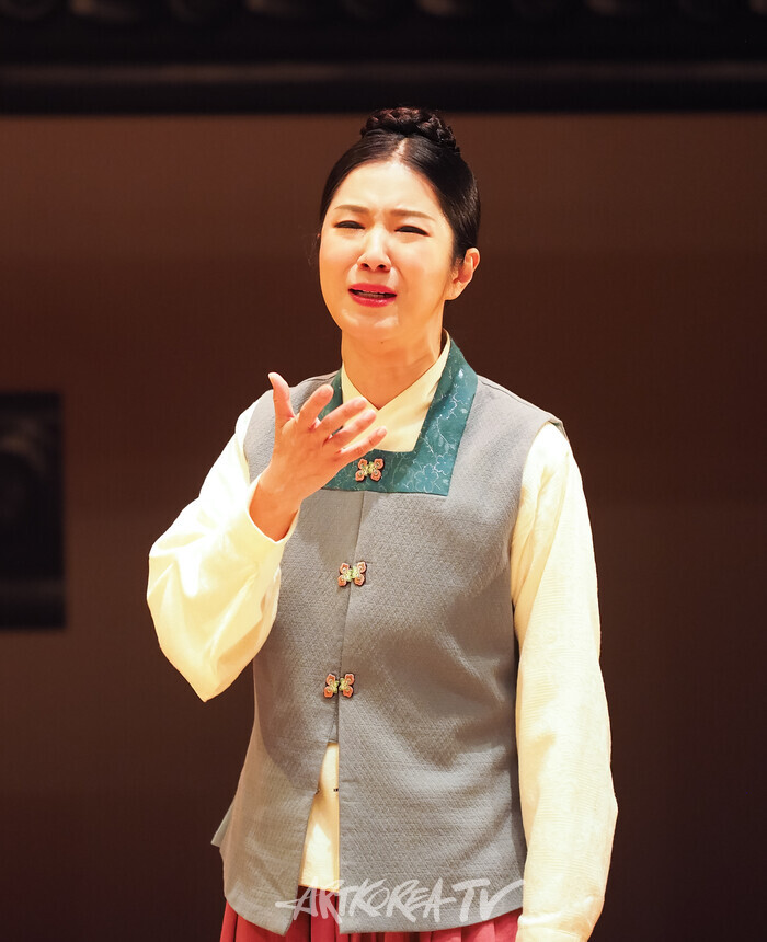 연극 '퉁소소리' 전막 프레스콜(홍도 역 최나라) 2024.11.11 사진 ⓒ아트코리아방송 이용선 기자​