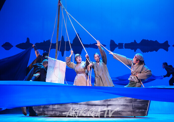 연극 '퉁소소리' 전막 프레스콜(홍도 역 최나라, 옥영 역 정새별) 2024.11.11 사진 ⓒ아트코리아방송 이용선 기자​