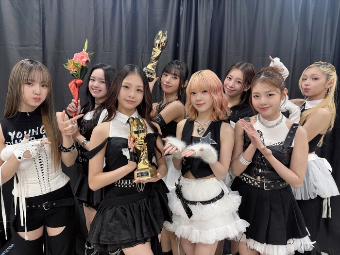 '2024 코리아 그랜드 뮤직 어워즈'(이하 2024 KGMA) 송 데이에서  IS 루키상과 트렌드 오브 더 이어를 수상하며 2관왕에 오른 유니스. 제공 F&F엔터테인먼트