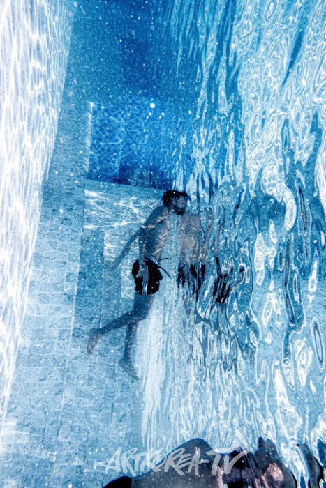 일로스 Eellos Vague-border between life and death2024Archival pigment print90x70cm