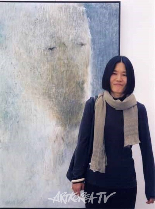 두려움과 영혼의 고백, 권이나의 불안한 표정