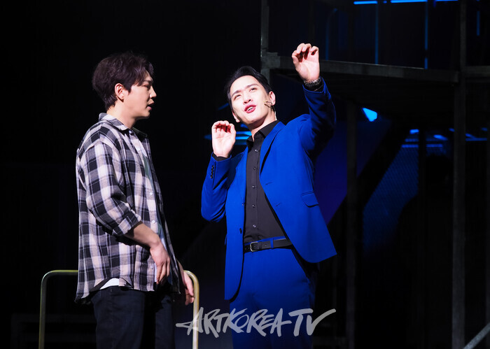 뮤지컬 '틱틱붐' 프레스콜 (존 역 장지후, 마이클 역 김대웅) 2024.11.20 사진 ⓒ아트코리아방송 이용선 기자​