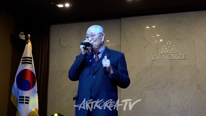 2024 (사)한국서화작가협회 정기총회 및 송년회-초대가수 강사현 총재