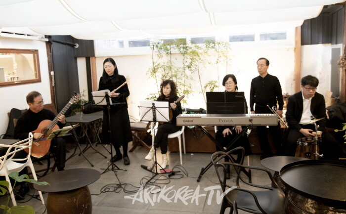 센토와 소녀작가회 공연팀