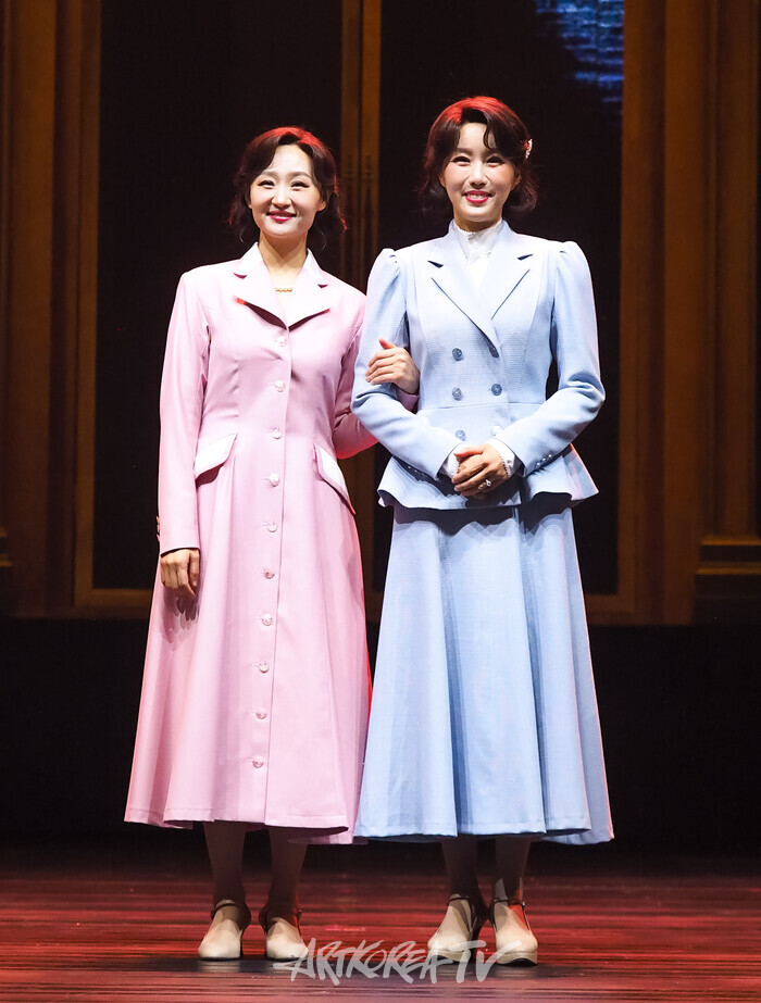 뮤지컬 '스윙 데이즈_암호명 A' 프레스콜(최현주-이지숙). 2024.11.26 사진 ⓒ아트코리아방송 이용선 기자​