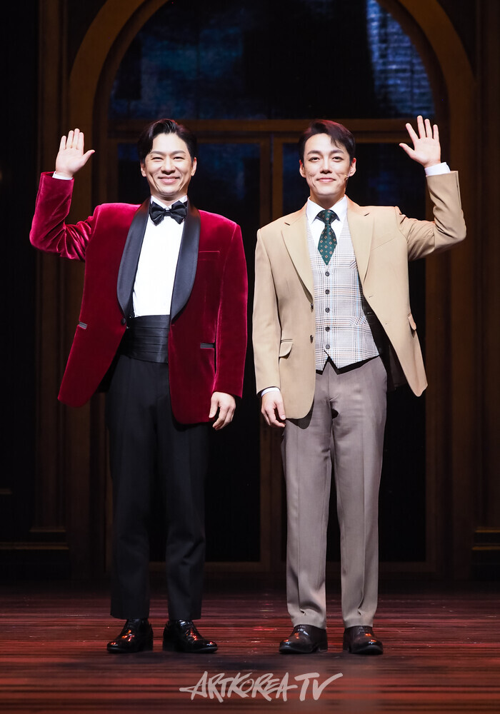 뮤지컬 '스윙 데이즈_암호명 A' 프레스콜(정상훈-김승룡). 2024.11.26 사진 ⓒ아트코리아방송 이용선 기자​