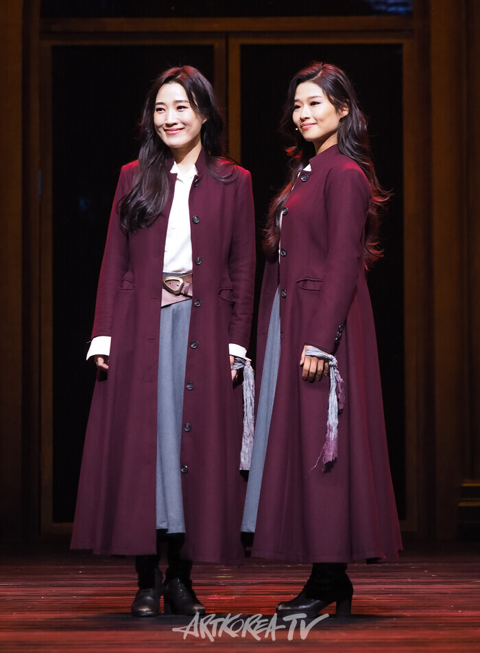 뮤지컬 '스윙 데이즈_암호명 A' 프레스콜(이아름솔-전나영). 2024.11.26 사진 ⓒ아트코리아방송 이용선 기자​