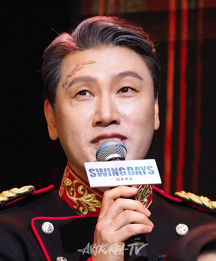 뮤지컬 '스윙 데이즈_암호명 A' 프레스콜(성기윤). 2024.11.26 사진 ⓒ아트코리아방송 이용선 기자​