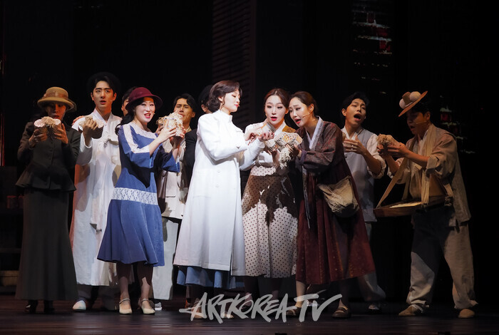 뮤지컬 '스윙 데이즈_암호명 A' 프레스콜. 2024.11.26 사진 ⓒ아트코리아방송 이용선 기자​