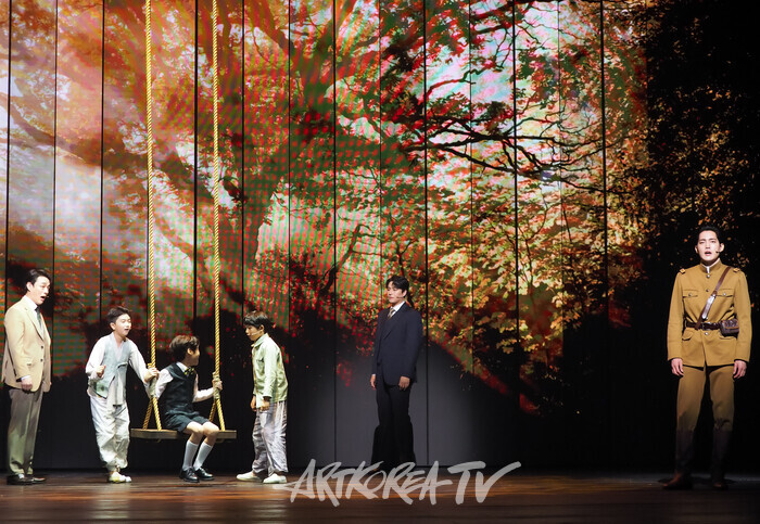 뮤지컬 '스윙 데이즈_암호명 A' 프레스콜. 2024.11.26 사진 ⓒ아트코리아방송 이용선 기자​