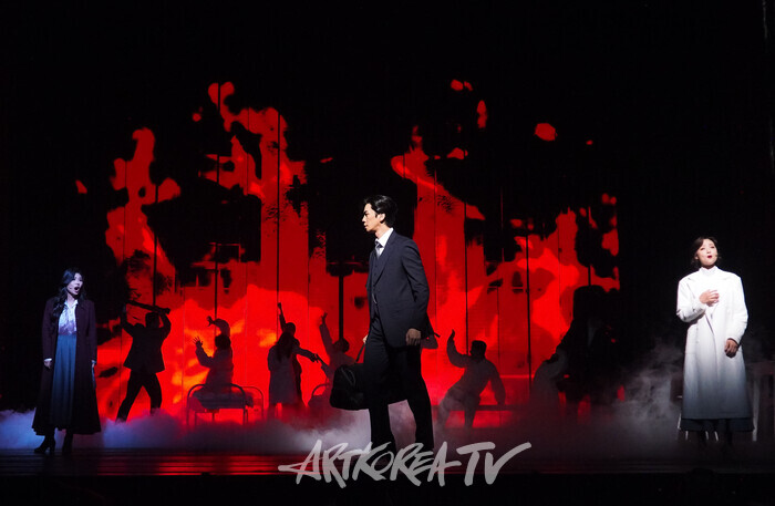 뮤지컬 '스윙 데이즈_암호명 A' 프레스콜. 2024.11.26 사진 ⓒ아트코리아방송 이용선 기자​