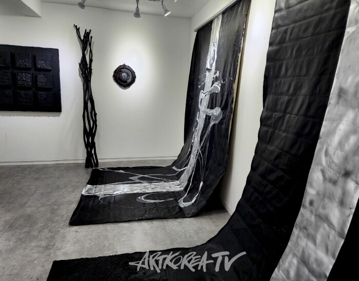 갤러리 칠 초대전 'KLOINM-Vocalise'