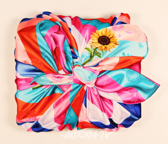 김시현, The Precious Message, 65x78cm(20호 변형), Oil on Wood (cut out), 2023