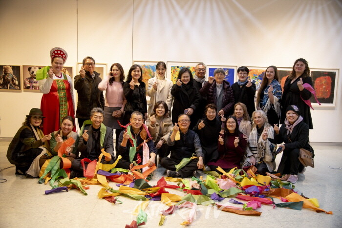 2024 국제창작미전 단체사진 촬영