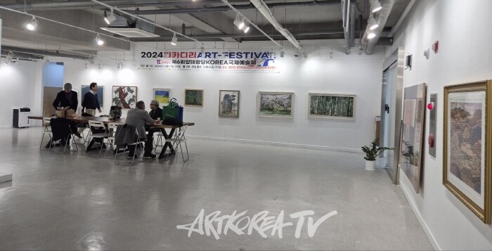 제6회 앙데팡당KOREA 국제예술제(재)유빈문화재단)