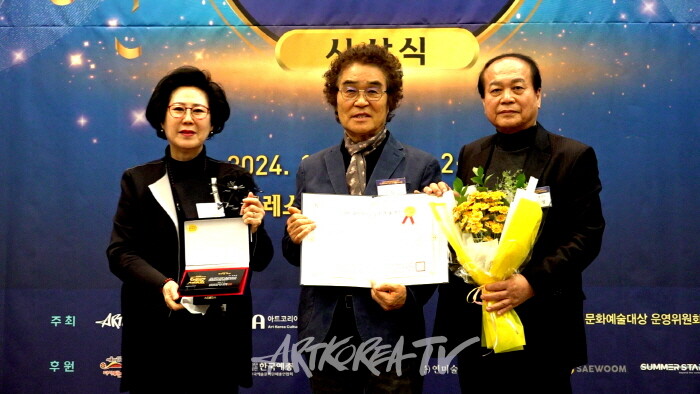 비구상 대상 이희돈 작가