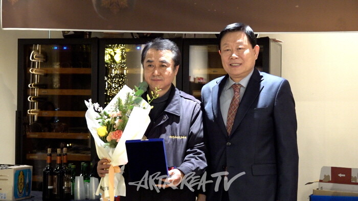 인사아트프라자 이민수 부장 감사패 증정