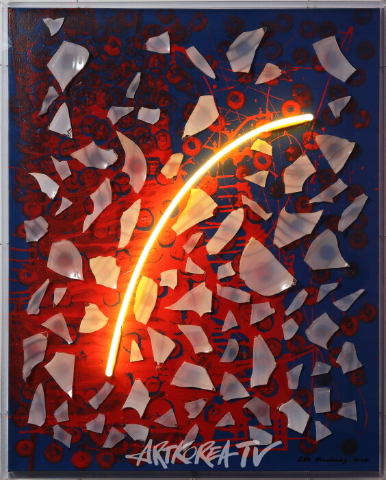 이후창, Touch(feel) of Light 빛의 촉감, 75x90x8cm, Glass, Neon, Mixing materials, 2024