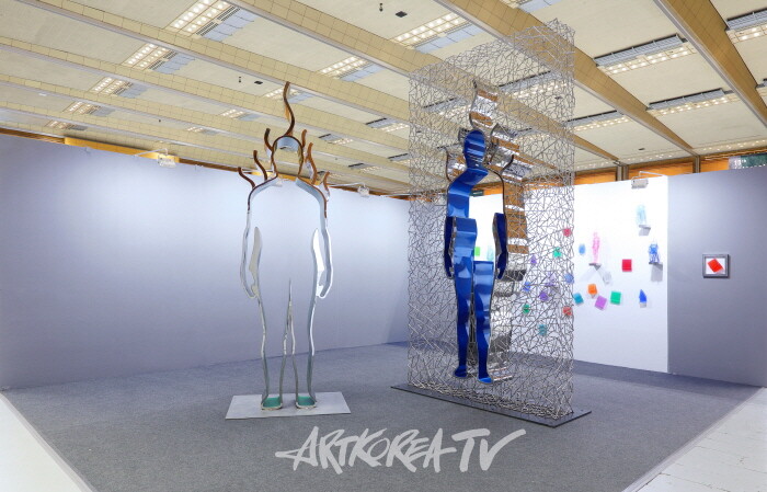 김정희, Space – IDEA, 270x150x360cm, Stainless Steel, 2024