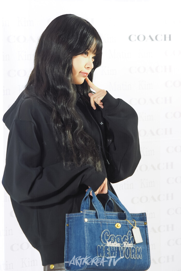 코치 마뗑킴 컬렉션 팝업 행사(르세라핌 홍은채) 2025.01.10 사진 ⓒ아트코리아방송 이용선 기자