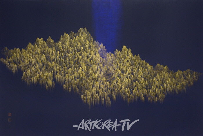 부유하는몽유금강. 114X174.4cm. 한지에수묵채색과 금분. 2023作 