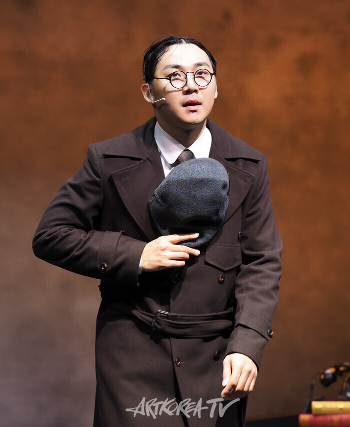 뮤지컬 '넬리 블라이' 커튼콜(이준혁) 2025.02.01 사진 ⓒ아트코리아방송 이용선 기자