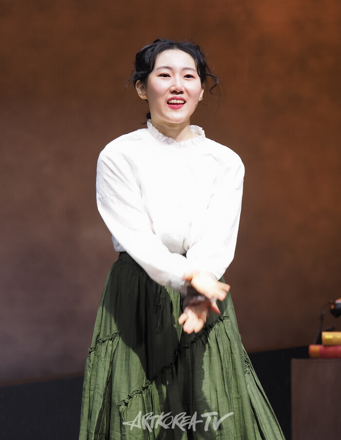 뮤지컬 '넬리블라이' 커튼콜(임바로미) 2025.02.01 사진 ⓒ아트코리아방송 이용선 기자