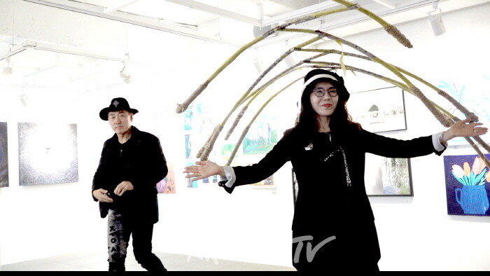 ‘옴니보어 자유게시판’展 오프닝 행사- 키메라영 K.SAAF 대표