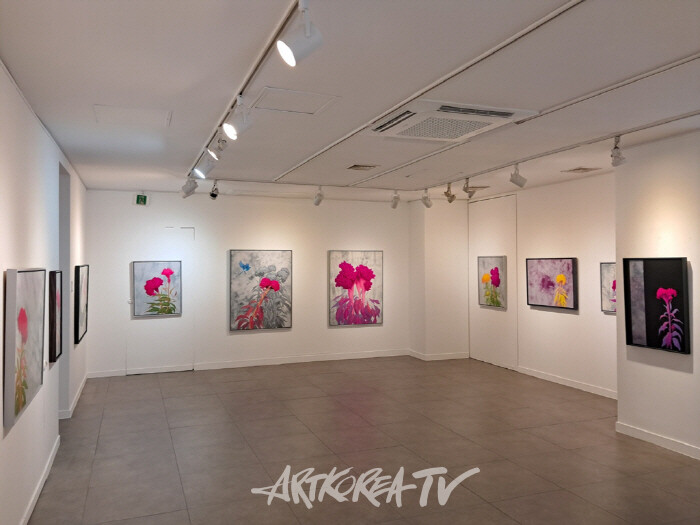 유명혜 개인전, ‘시들지 않은 사랑’-맨드라미꽃에 담긴 희망과 행복