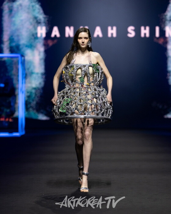 한나신, 2025 F/W 서울패션위크 컬렉션 성료 – 사진 제공: HANNAH SHIN