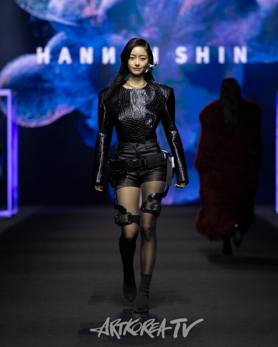 한나신, 2025 F/W 서울패션위크 컬렉션 성료 – 사진 제공: HANNAH SHIN