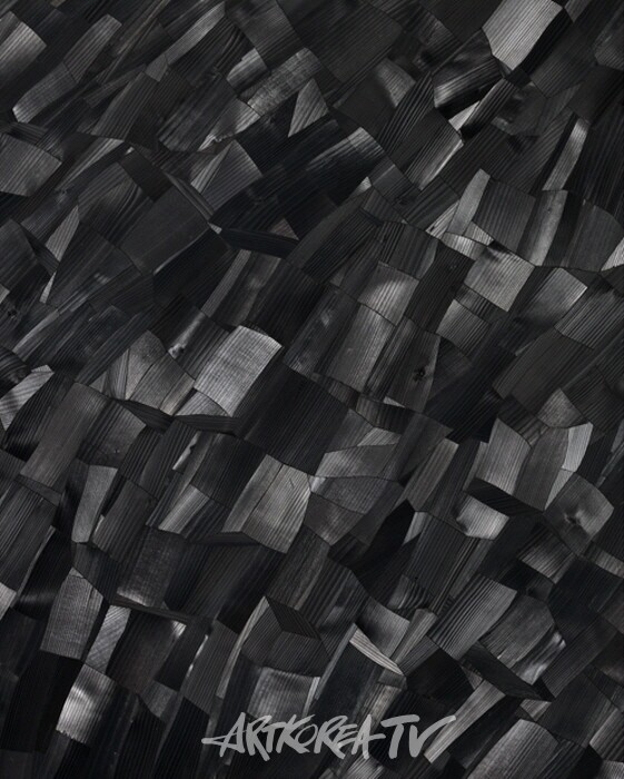 [Johyun Gallery] Lee Bae, Issu du feu 28D, 2003, Charcoal on Canvas, 162 x 130 cm