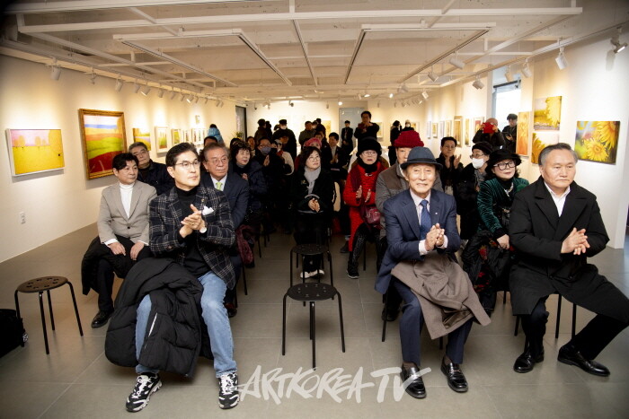서양화가 안호경, '해바라기와 점묘화' 제18회 개인전 개막행사