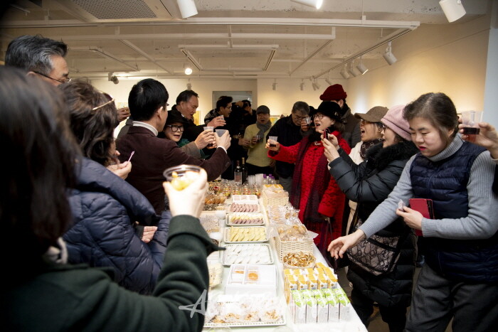 서양화가 안호경, '해바라기와 점묘화' 제18회 개인전 개막행사