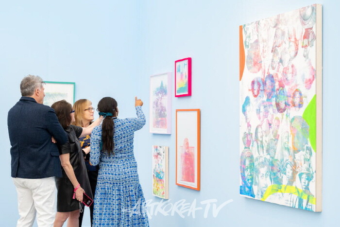 Dominique Gallery, Focus section, Frieze Los Angeles 2025. 사진-Casey Kelbaugh. 제공-Frieze 및 CKA