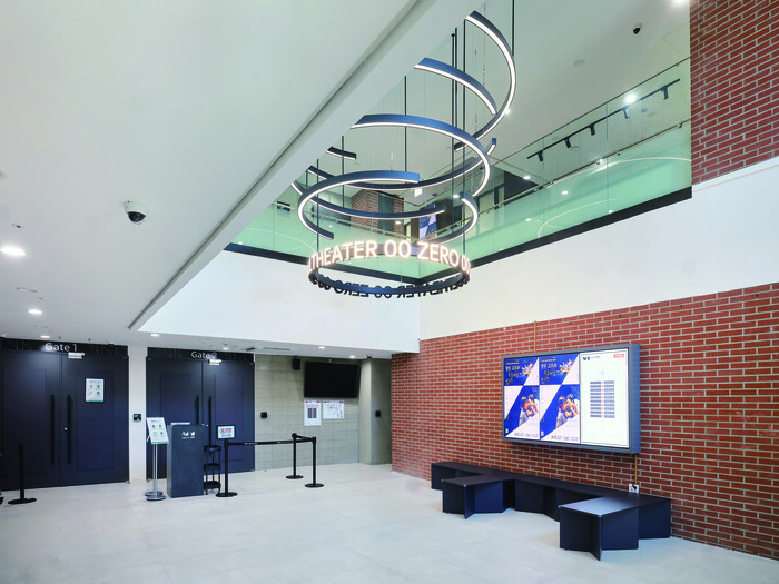 서울연극창작센터 1층 로비 모습 (c)Studio Kenn