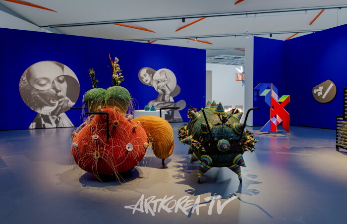 《양혜규: 윤년》 전시전경네덜란드 쿤스트할 로테르담, 2025Courtesy of the artist사진: Marco De Swart이미지 제공: 국제갤러리