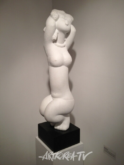 꽃과 여인의 부드러움 - 정봉기 조각